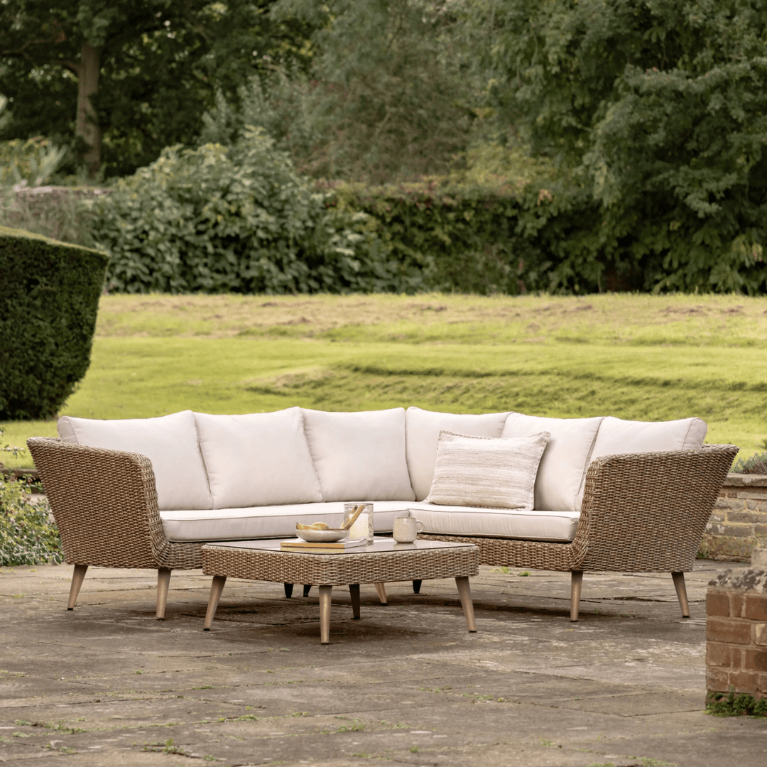 The Best Garden Lounge Sets: How to Choose the Right Outdoor Sofa Set for Your Space - Hauslife