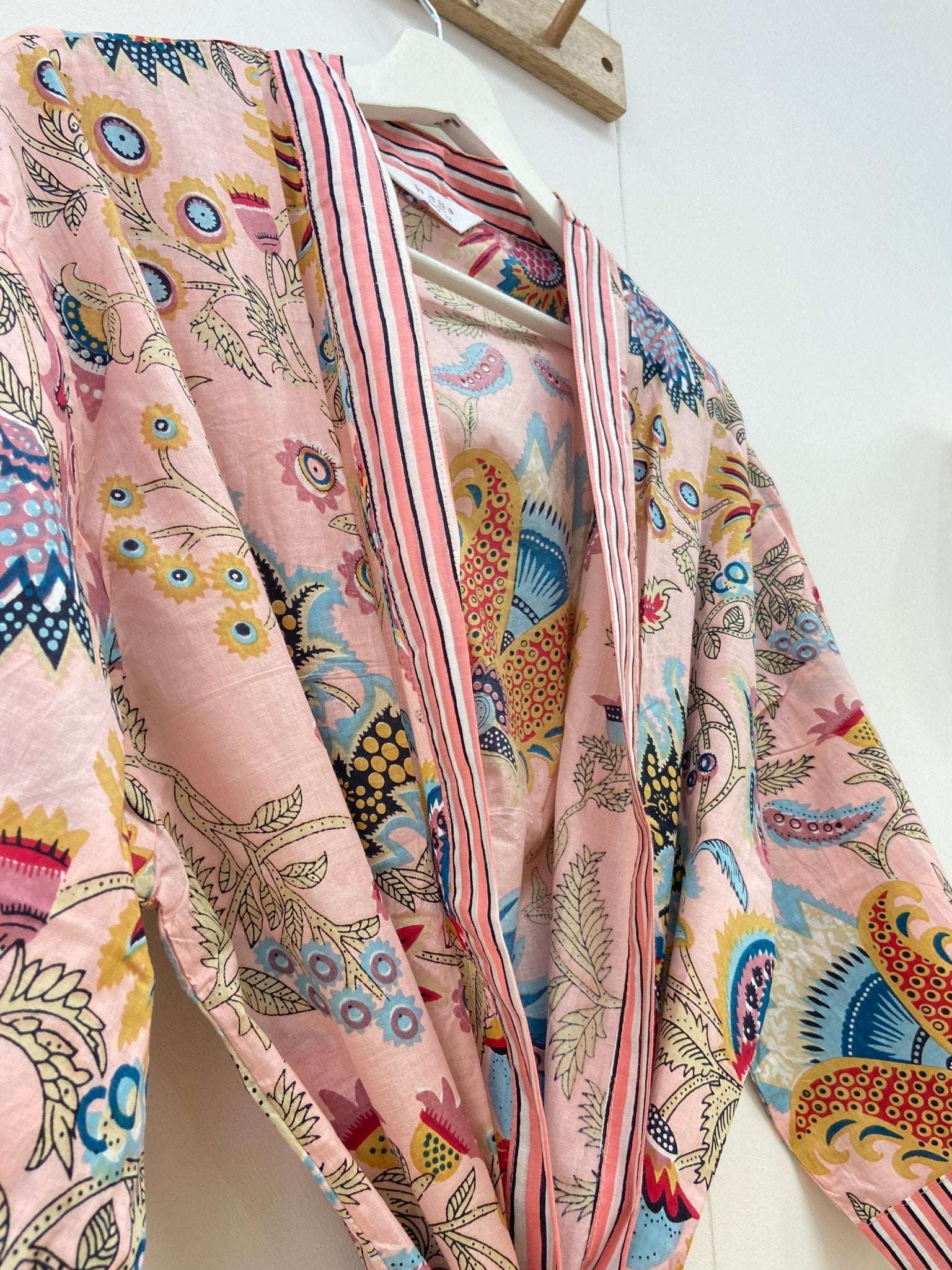 Let's Meet Up Red & Pink Paisley Drop Shoulder Kimono Dress