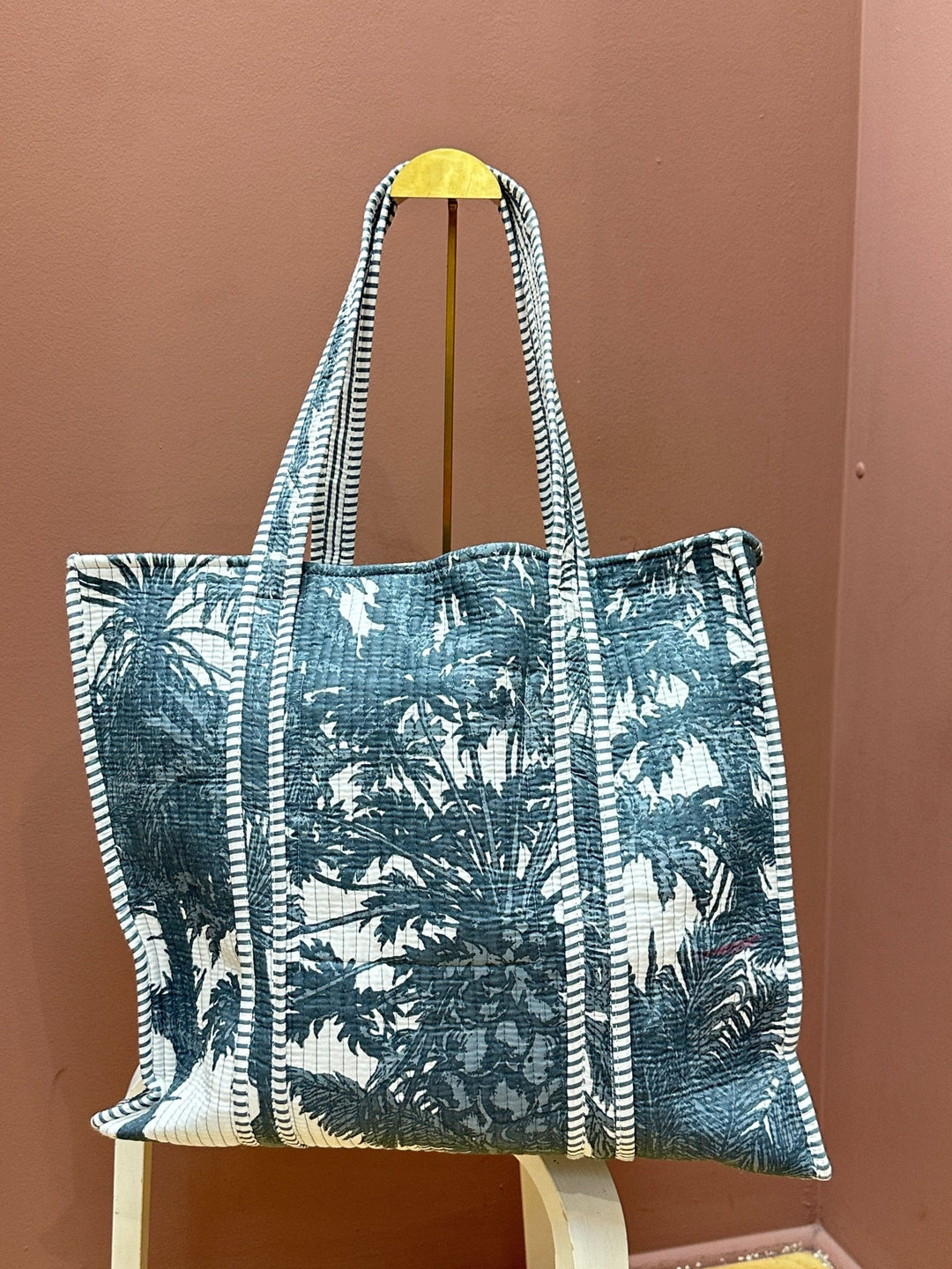 Quilted Weekender Bag - Blue Palms - Hauslife